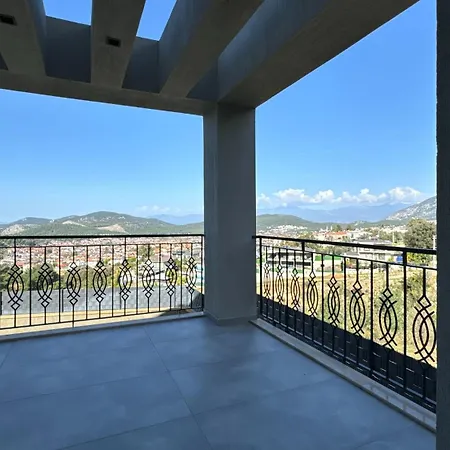 Dag Ve Sehir Manzarali Hotel Fethiye