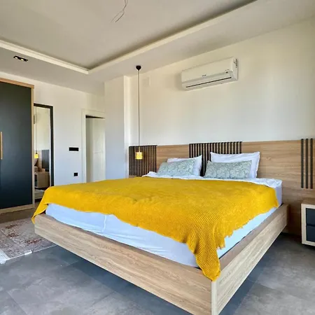 Dag Ve Sehir Manzarali Hotel Fethiye